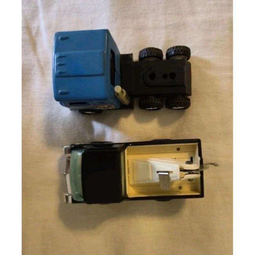 Vintage 1970s Lot Of 2 Buddy L Trucks Hawaiian Punch & Police Tow Truck Metal